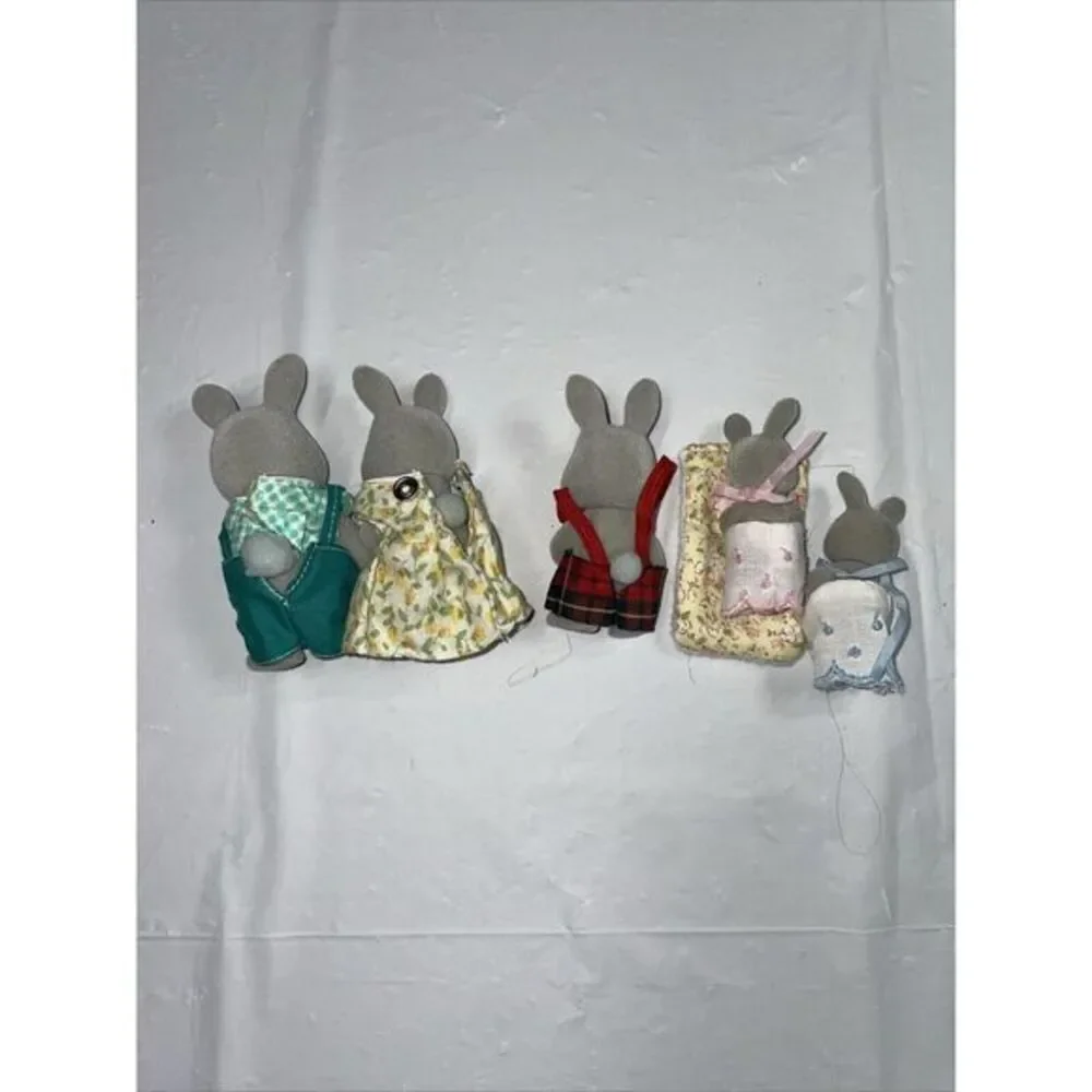 Sylvanian Families Babblebrook Rabbit Family Of‎ 5 Calico Critters